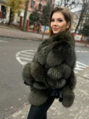 Zielone futro z lisa fińskiego i skóry jagnięcej