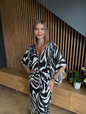 Kombinezon flow czarny z wzorem