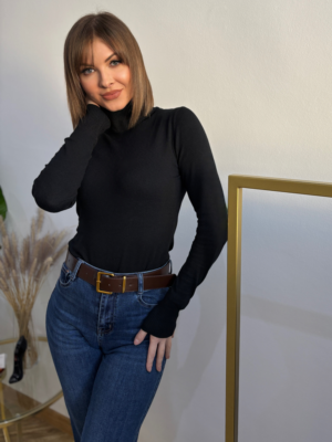 Klasyczny czarny golf