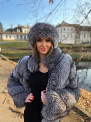 Srebne futro z lisa fińskiego i skóry jagnięcej